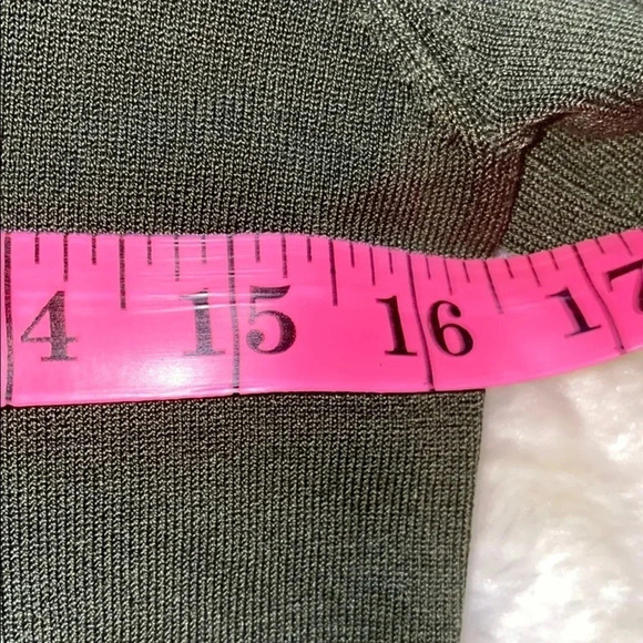 Macy’s I.N.C Olive Green V-neck sweater S - Picture 7 of 10